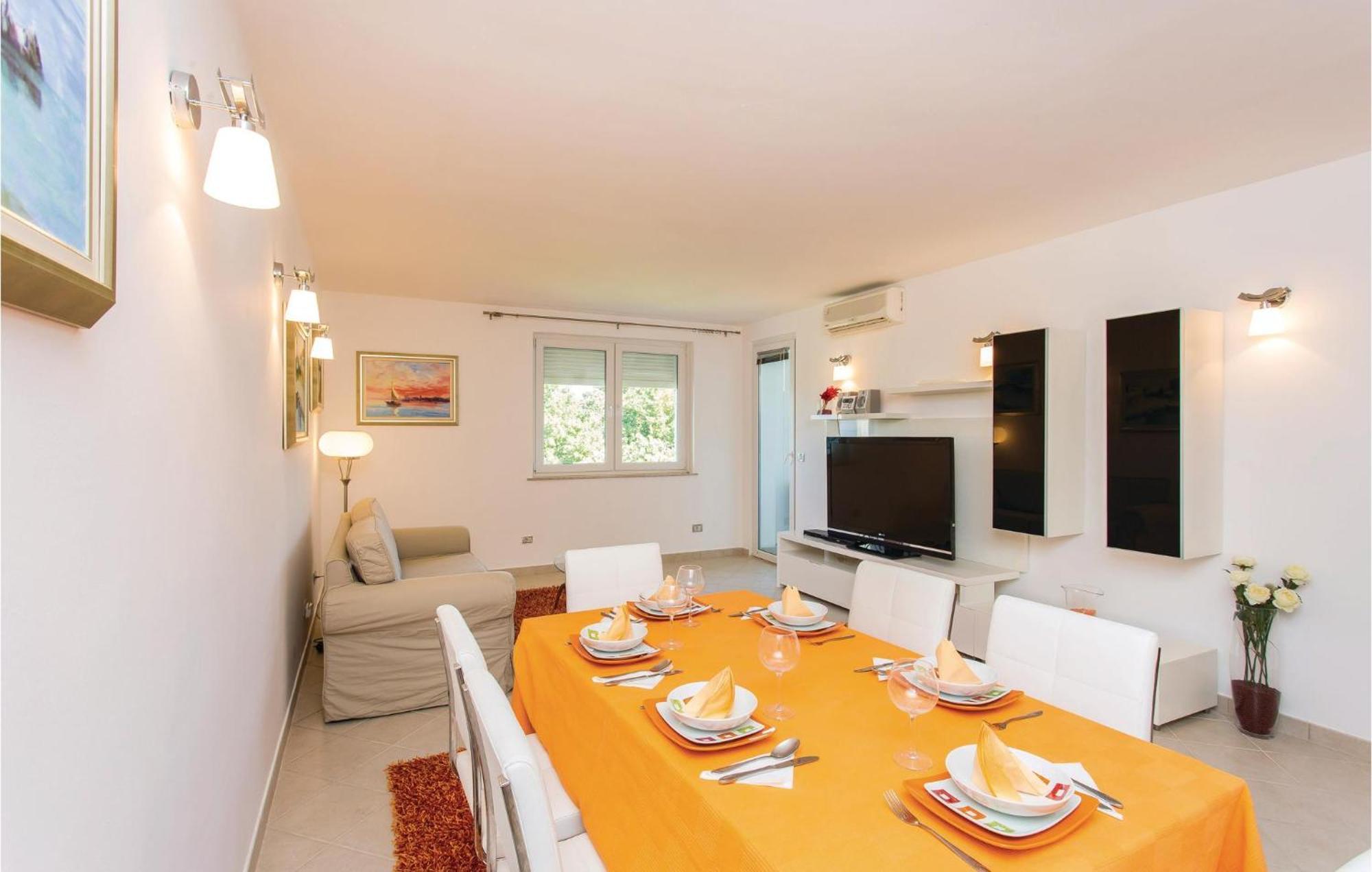 Amazing Apartment In Njivice With Wifi Luaran gambar