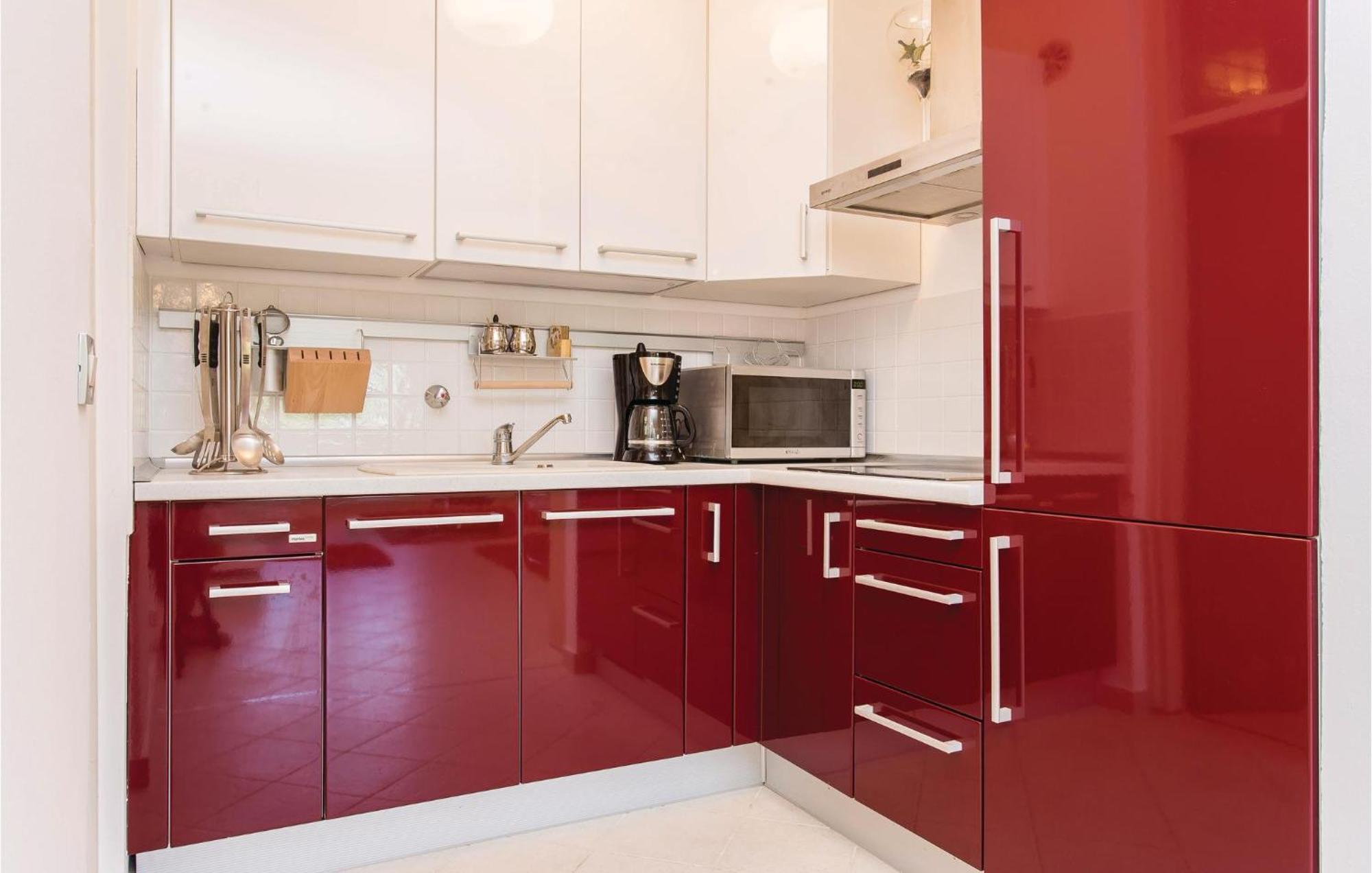 Amazing Apartment In Njivice With Wifi Luaran gambar