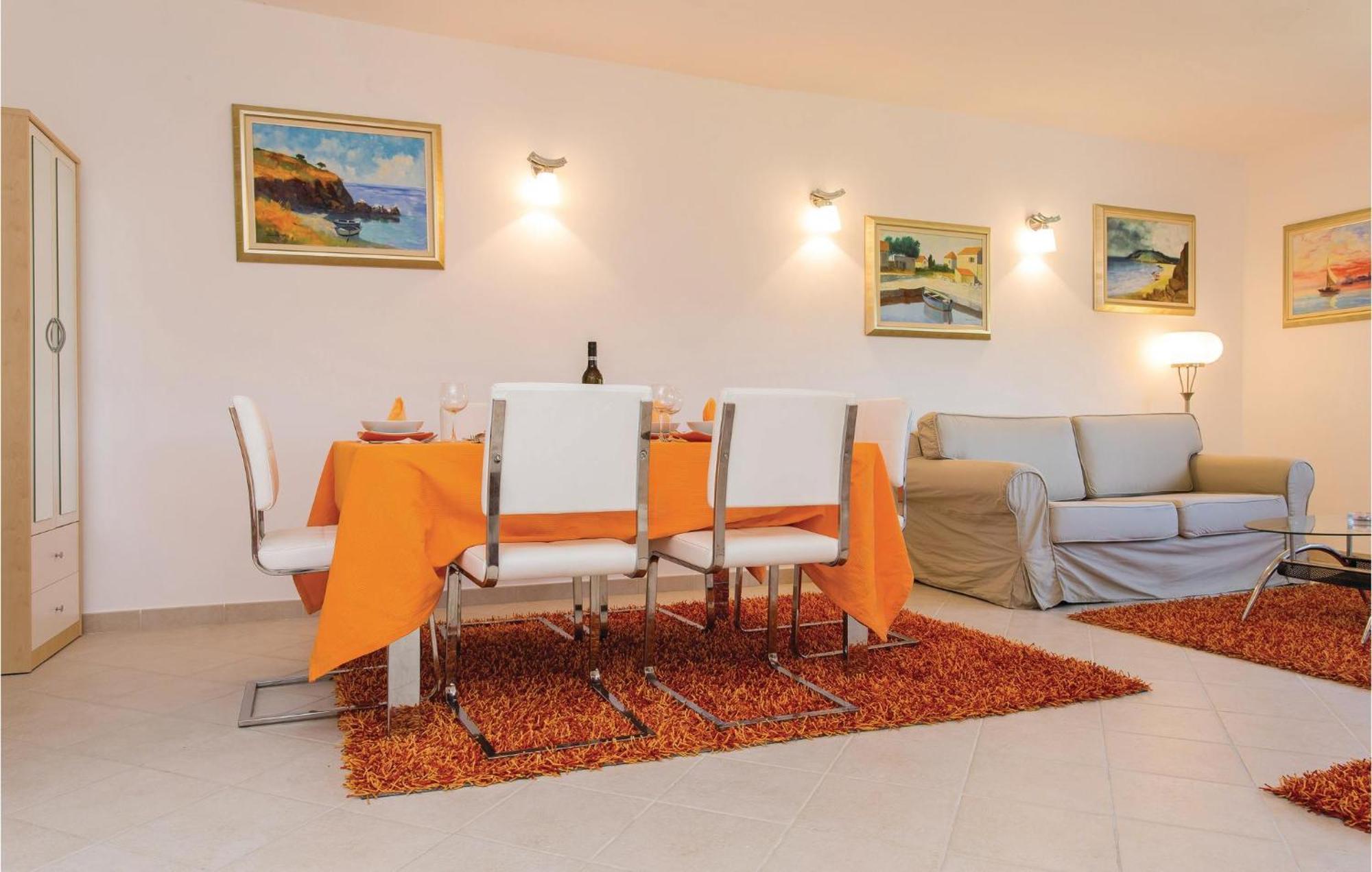 Amazing Apartment In Njivice With Wifi Luaran gambar