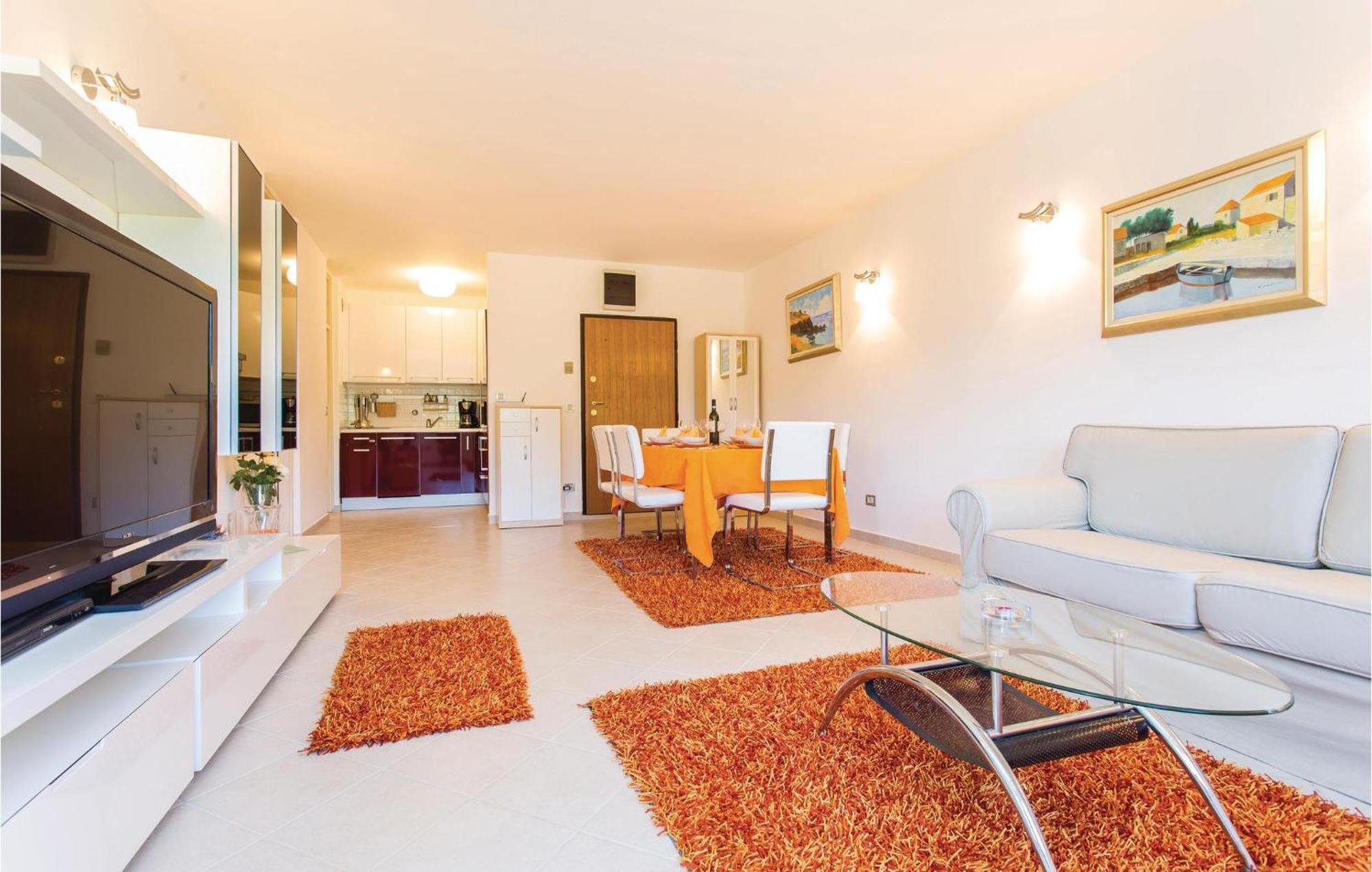 Amazing Apartment In Njivice With Wifi Luaran gambar