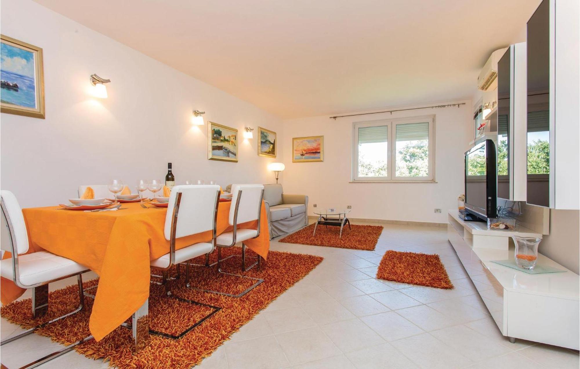 Amazing Apartment In Njivice With Wifi Luaran gambar
