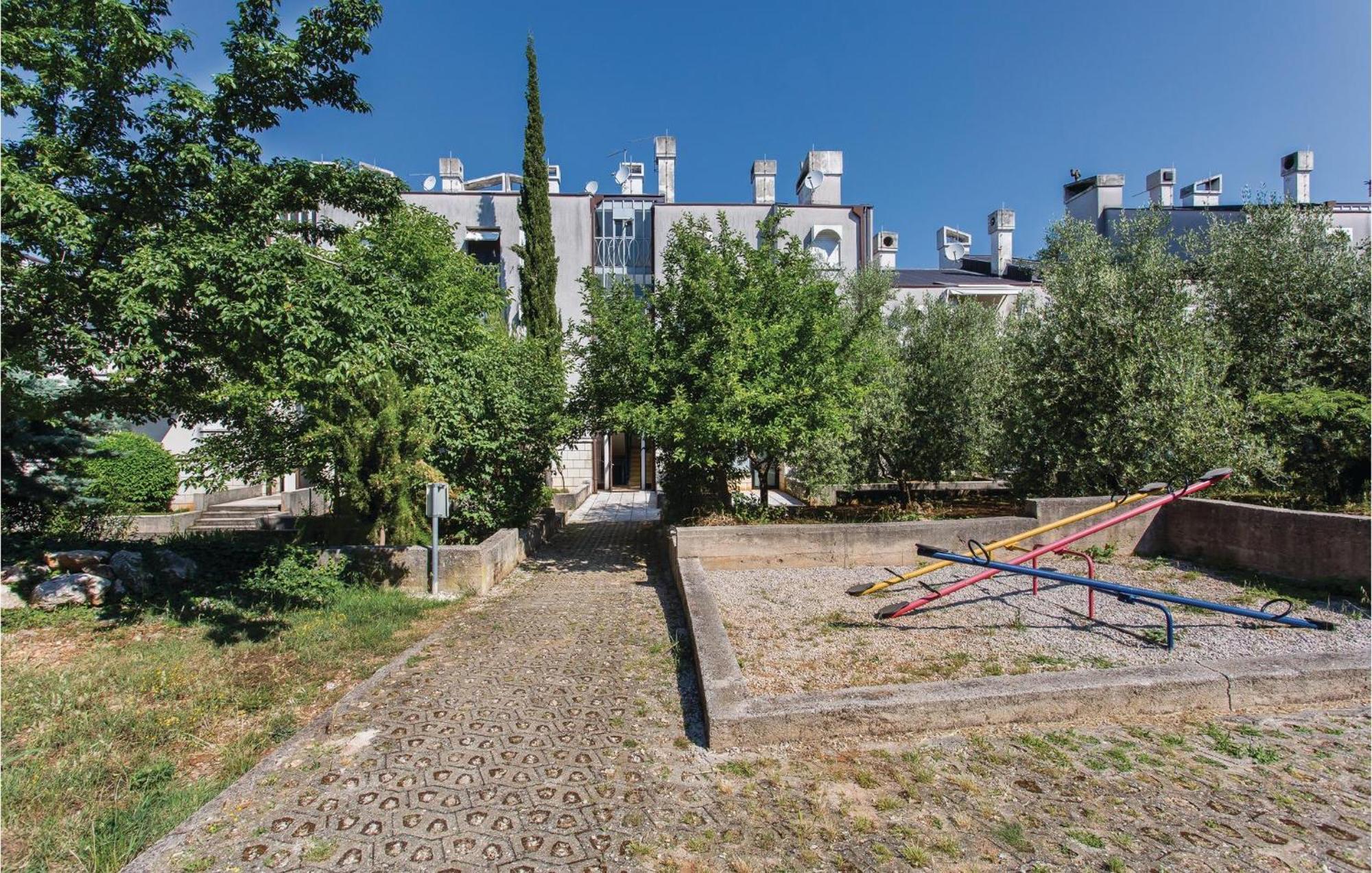 Amazing Apartment In Njivice With Wifi Luaran gambar