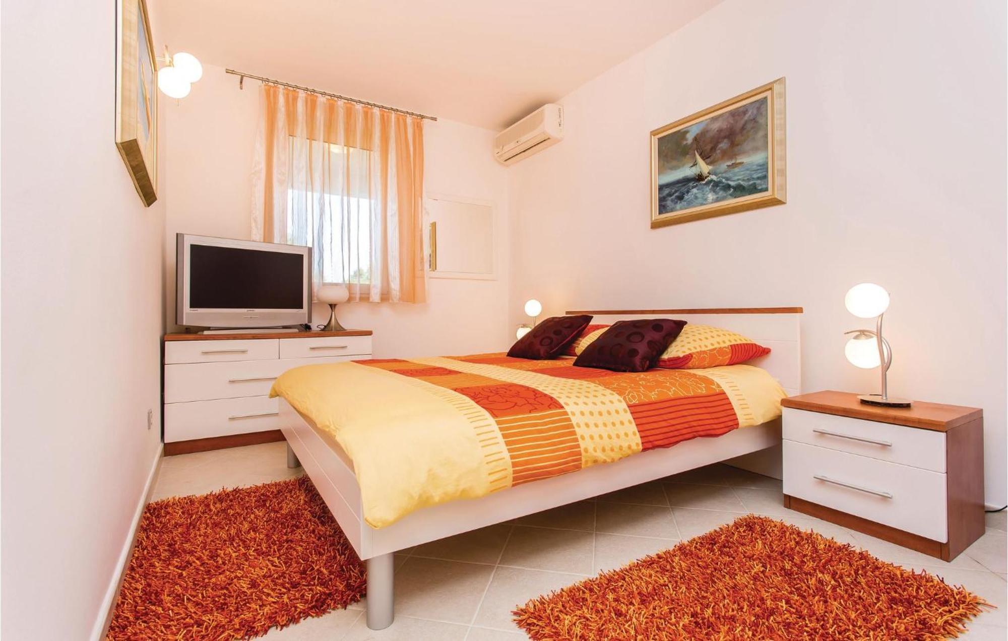 Amazing Apartment In Njivice With Wifi Luaran gambar